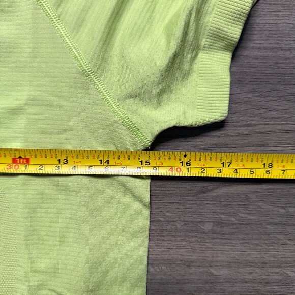 Lululemon Women's Swiftly Tech Short Sleeve Crew - Light Green - Picture 5 of 6